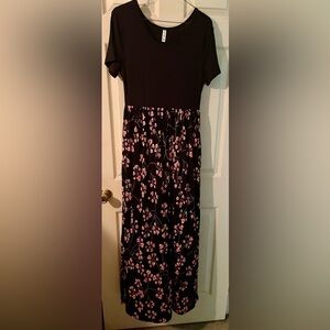 Floral Maxi Dress With Pockets NWT Medium